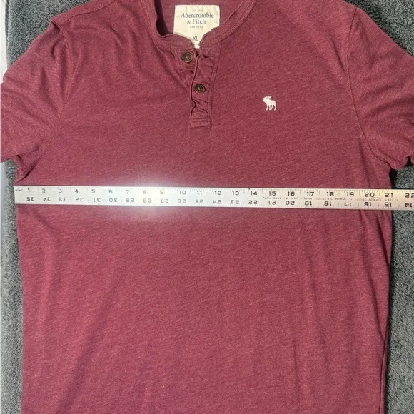 Abercrombie & Fitch Men's Burgundy Henley Shirt - Picture 3 of 4